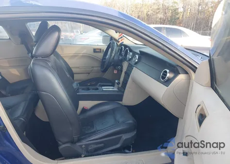 2005 Ford Mustang V6 Deluxe/V6 Premium from USA, damaged, VIN 1ZVFT80N555135123